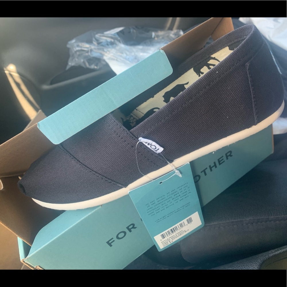 Toms